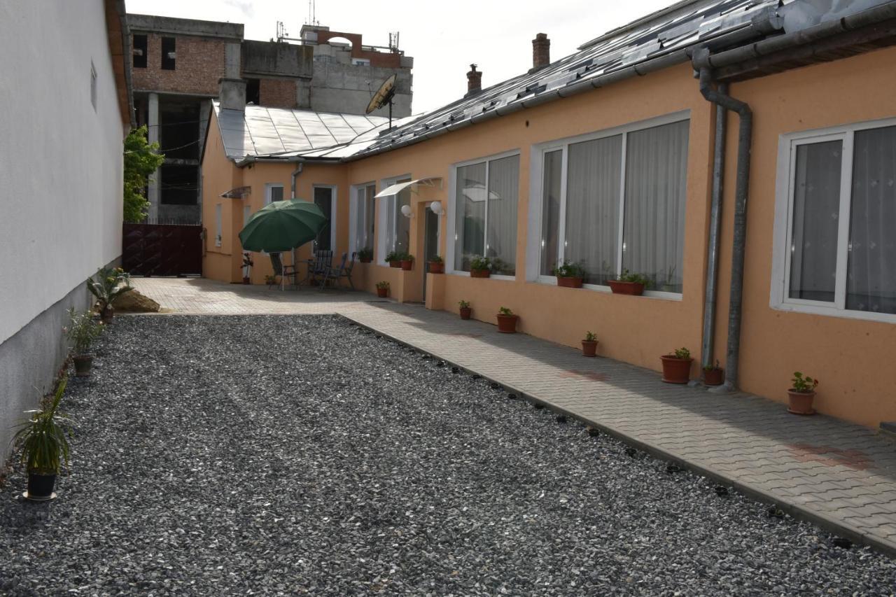 Ferienwohnung Violet House Turda Exterior foto